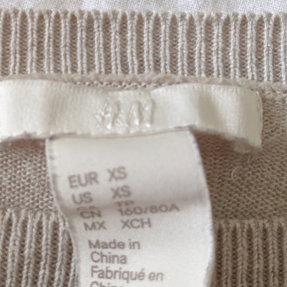 Light sweater with sequined sleeves - Picture 3 of 3